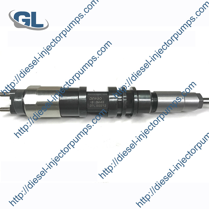 ISUZU 4JX1 Engine Common Rail Fuel Injector 095000-0440 095000-0441 095000-0442